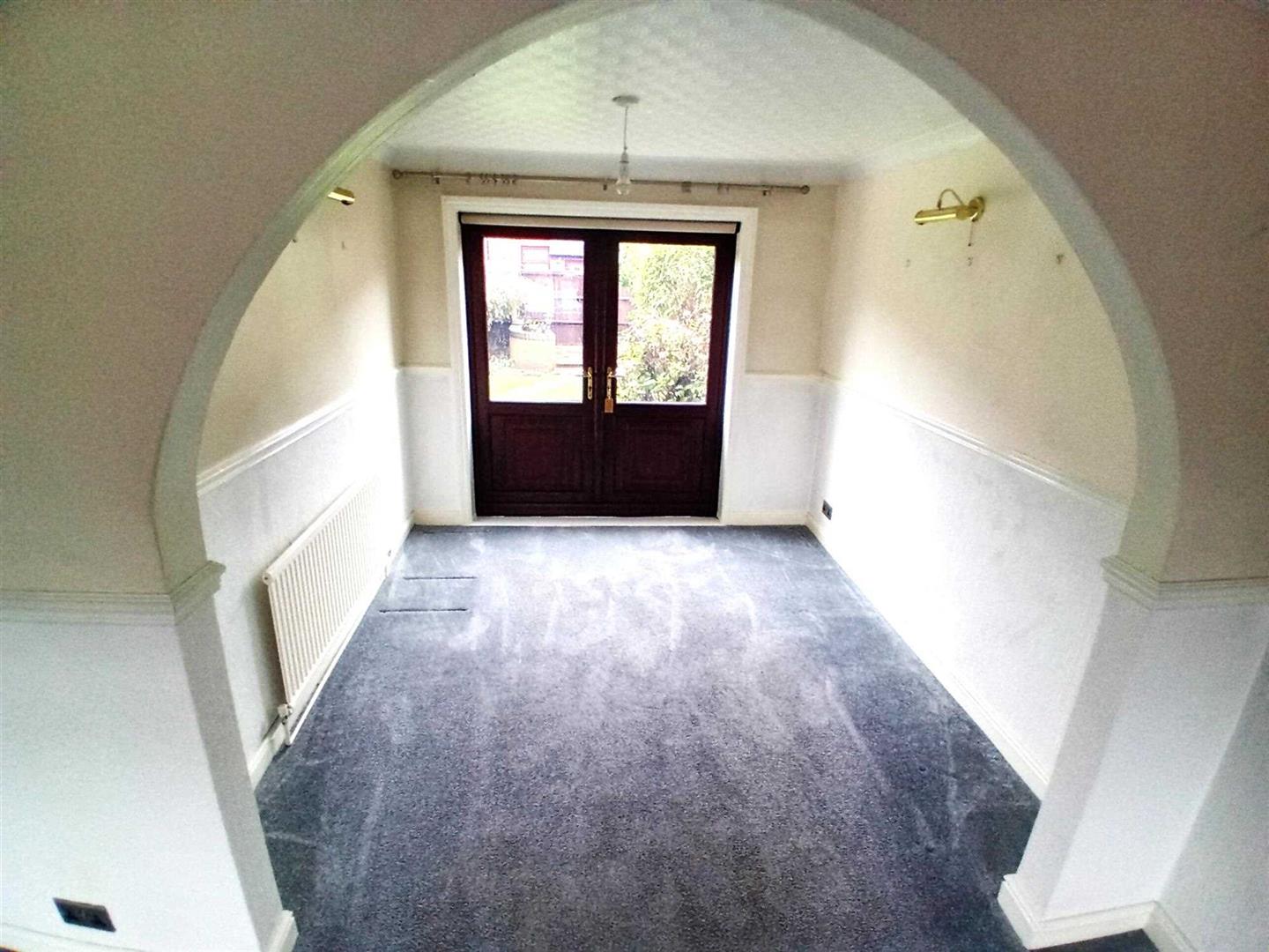3 bed property in Whitehall Gardens, Retford